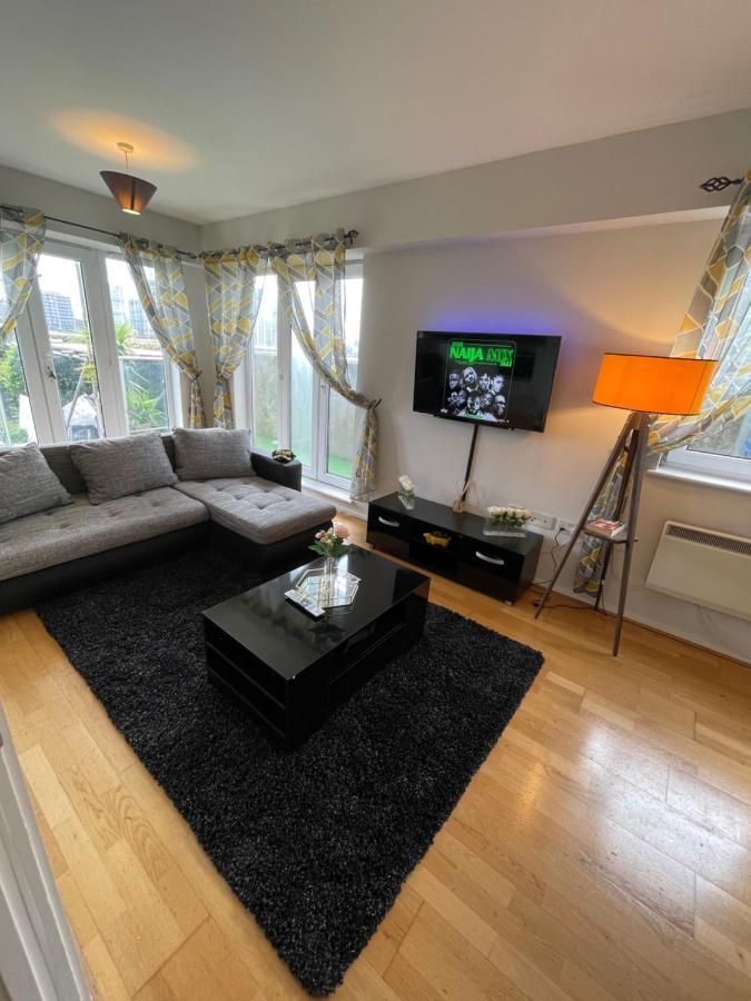 The Reflection Apartment , With River Thames View London Exterior photo